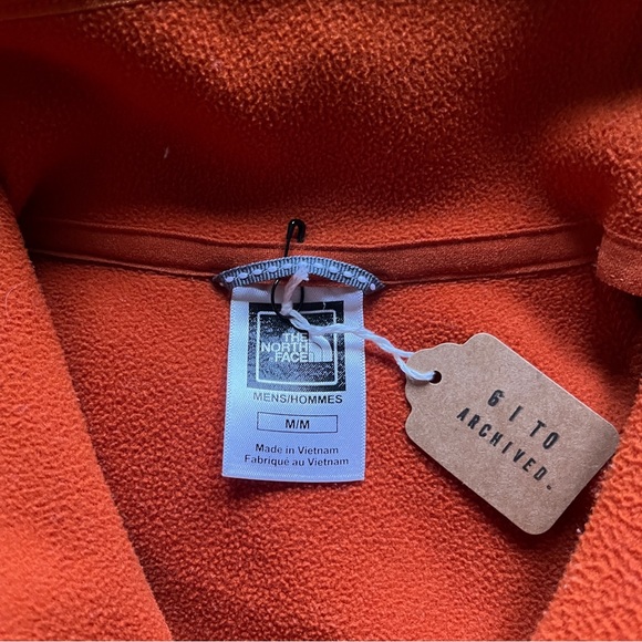 The North Face Orange Quarter Zip (M) - Picture 2 of 9